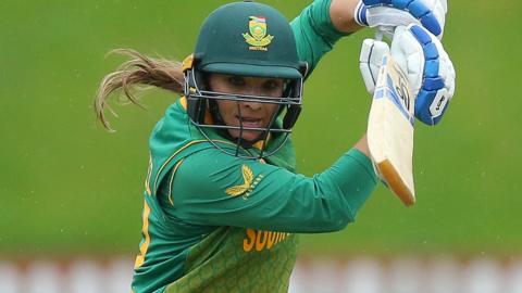 Mignon du Preez batting for South Africa