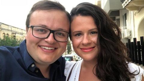 David Taylor gyda'i wraig Joani Reid