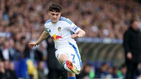 Daniel James 