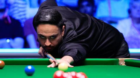 Ishpreet Singh Chadha at the snooker table