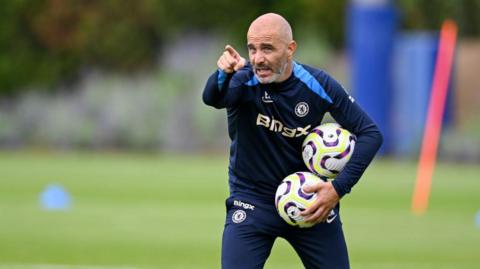 Enzo Maresca in action during training