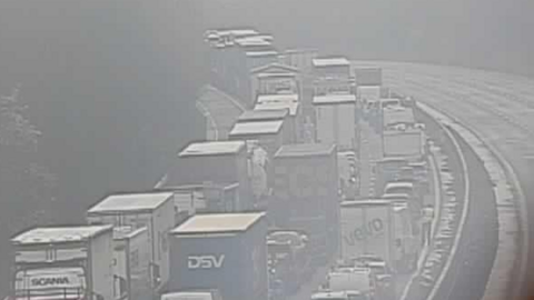 Traffic building on the M4