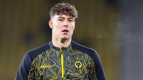 Jorgen Strand Larsen in a Wolves jumper