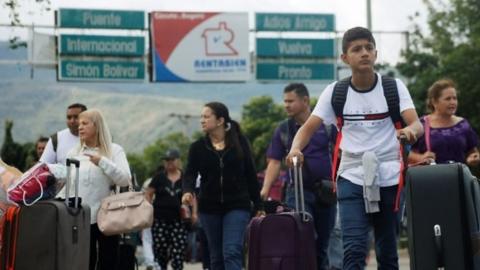 Thousands of Venezuelans are crossing into Colombia