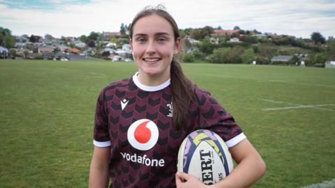 Nel Metcalfe in Wales training