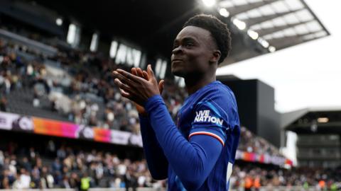 Tyrique George applauds fans