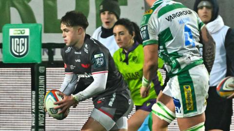 Macs Page of Scarlets breaks away