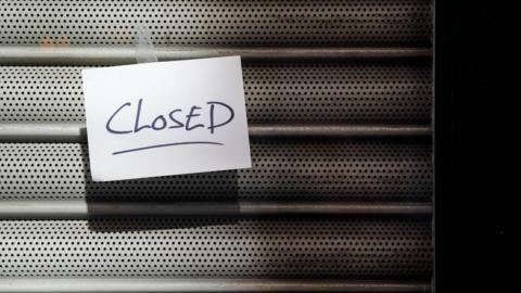 General view of shutter with closed sign