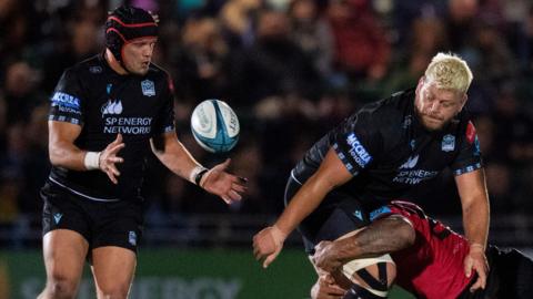 Glasgow Warriors players George Turner and Oli Kebble playing against Cardiff