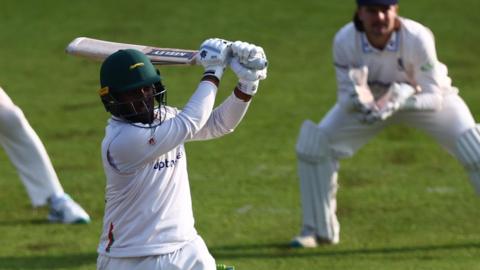 Rehan Ahmed batting for Leicestershire