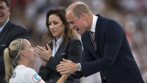 Beth Mead is congratulated by the Duke of Cambridge