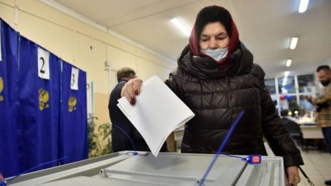 Woman voting in Novosibirsk