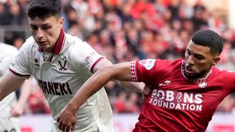 Bristol City v Sheffield United match action