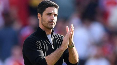 Mikel Arteta claps Arsenal fans