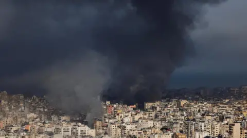 BBC Home - Breaking News, World News, US News, Sports, Business, Innovation, Climate, Culture, Travel, Video & Audio