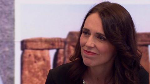 Jacinda Ardern tells the 鶹Լ's Victoria Derbyshire how she juggles politics and her newborn baby.