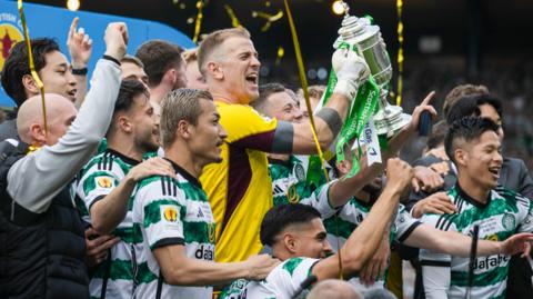 Celtic lift trophy