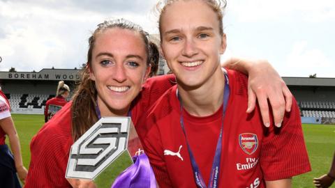 Lisa Evans and Vivianne Miedema