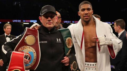 Rob McCracken with his fighter Anthony Joshua