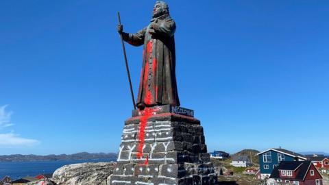 Hans Egede statue vandalised in Nuuk, 21 Jun 20