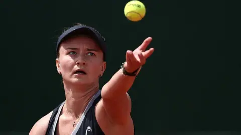 barbora krejcikova serves