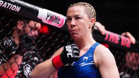Molly McCann before her fight against Alexia Thainara in March