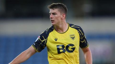 Steve Seddon in action for Oxford United