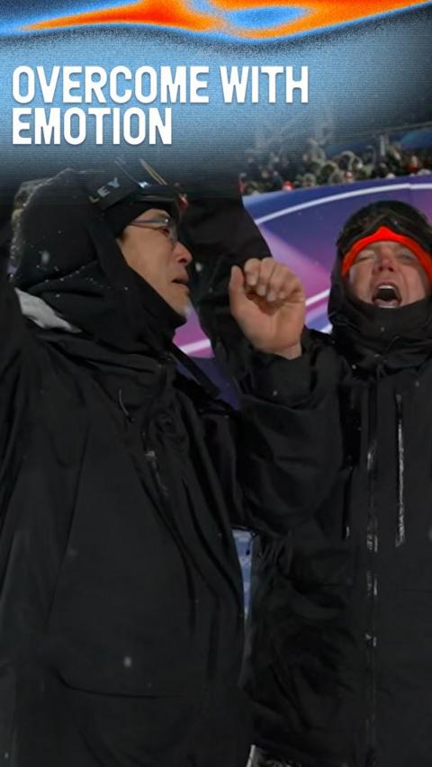 Goan Choi's coaching team celebrate