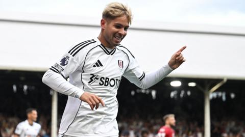 Smith Rowe celebrates