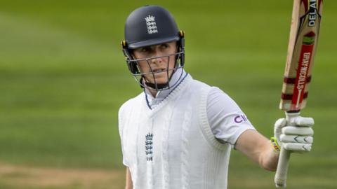 Zak Crawley raises his bat