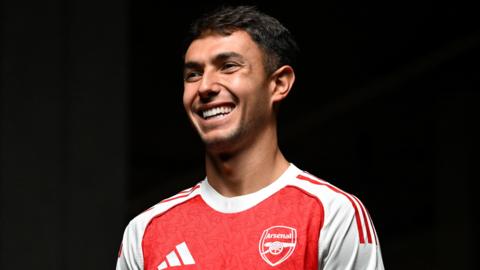 Martin Zubimendi in an Arsenal shirt