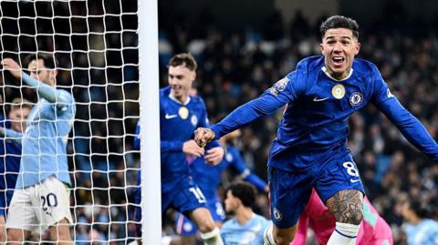 Enzo Fernandez scores for Chelsea