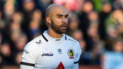 Exeter Chiefs full-back Olly Woodburn in action