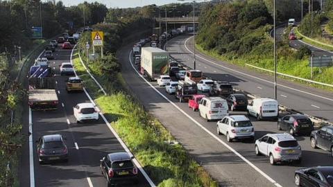 traffic congestion on M4