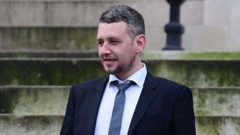 James Arnott