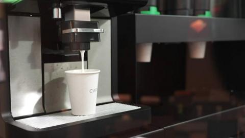 robot barista coffee machine