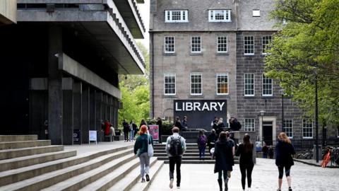 Edinburgh University library