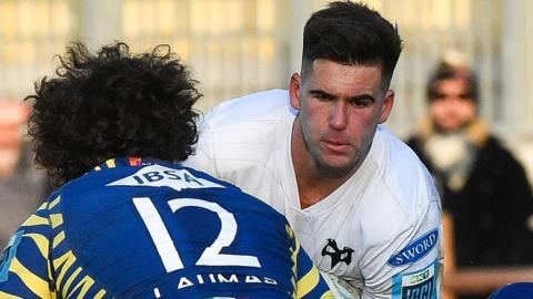 Tiaan Thomas-Wheeler attacks for Ospreys