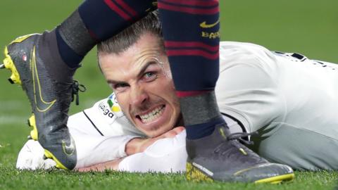 Gareth Bale grimaces