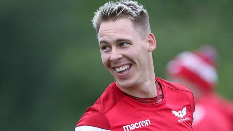 Liam Williams back in training with Scarlets