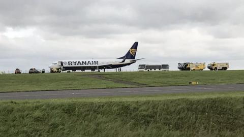 East Midlands Airport M1 Ryanair