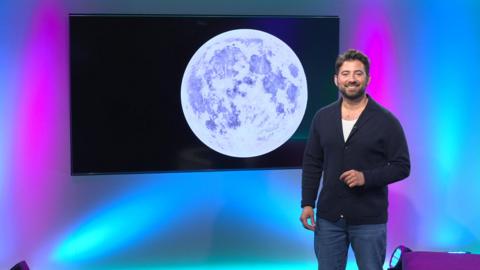 Ricky on the Newsround set