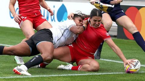 Julia Schell scores for Canada