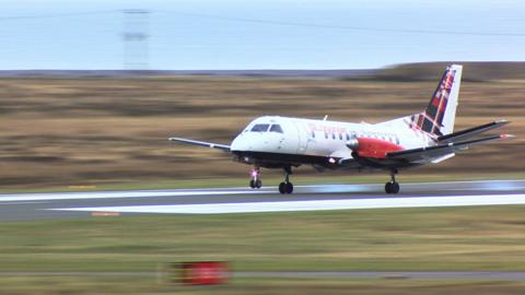 Itealan Loganair a' laighe ann an Sealtainn
