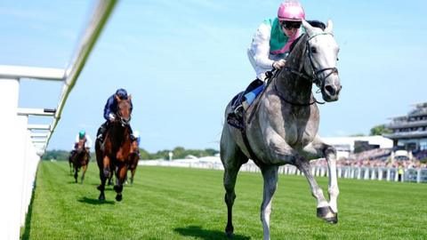 Field Of Gold wins at Royal Ascot