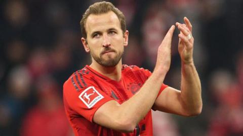 Harry Kane of Bayern Munich acknowledges the fans after the Bundesliga match against Werder Bremen on 7 February