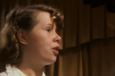 Anna NicDhòmhnaill