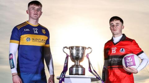 Naomh Padraig Muff player Kevin Lynch (left) pictured with An Cheathru Ru's Fergal O Se