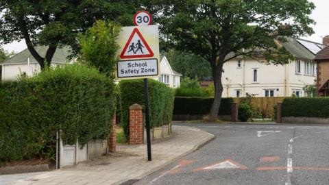 A School Safety Zone on a street