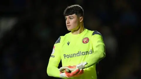Leyton Orient sign Stoke City goalkeeper Tommy Simkin on a season-long loan 